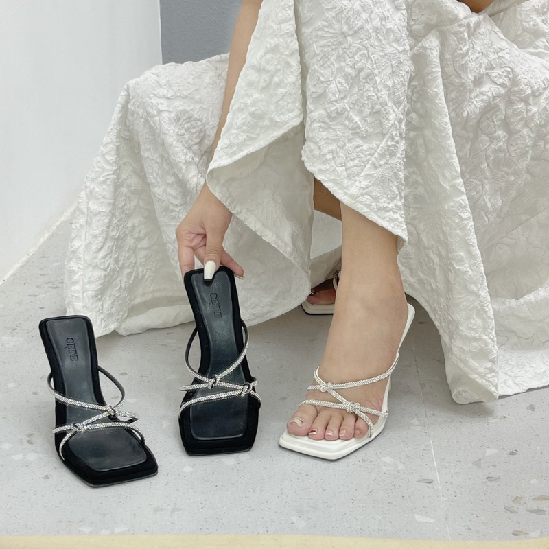 Cao gót quai dây mảnh gút đính đá gót nhọn 8 cm