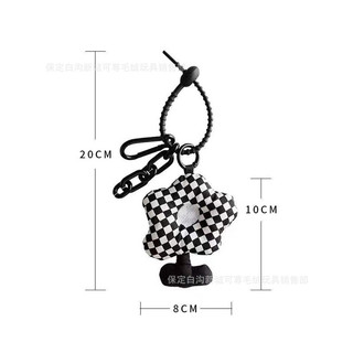 Móc khoá bông hoa nổi bật BÍ NGÔ