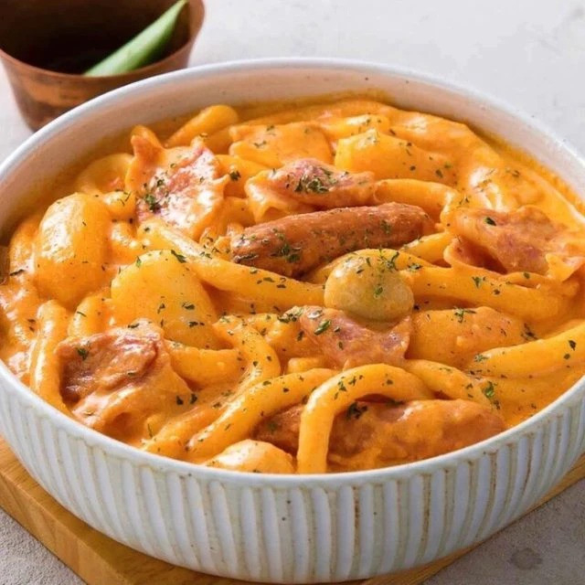 BÁNH GẠO TOKBOKKI BIBIGO KÈM GIA VỊ HỘP 125G