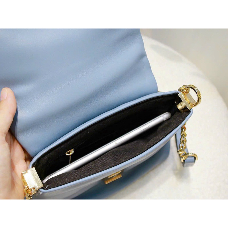 TÚI SFER…..A CROSSBODY BAG