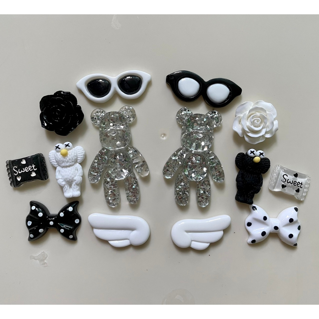 Set Charm Trang Trí Dép Cross Siêu Xinh Giá Rẻ Có Sẵn Nút Gắn