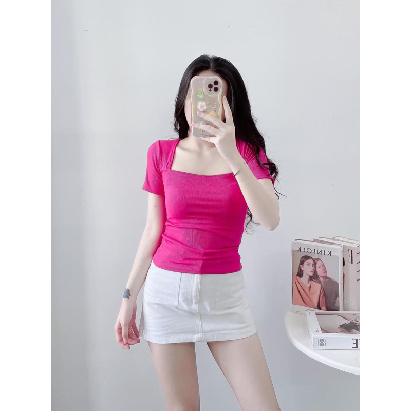 Áo thun gân tăm cổ vuông, tay ngắn