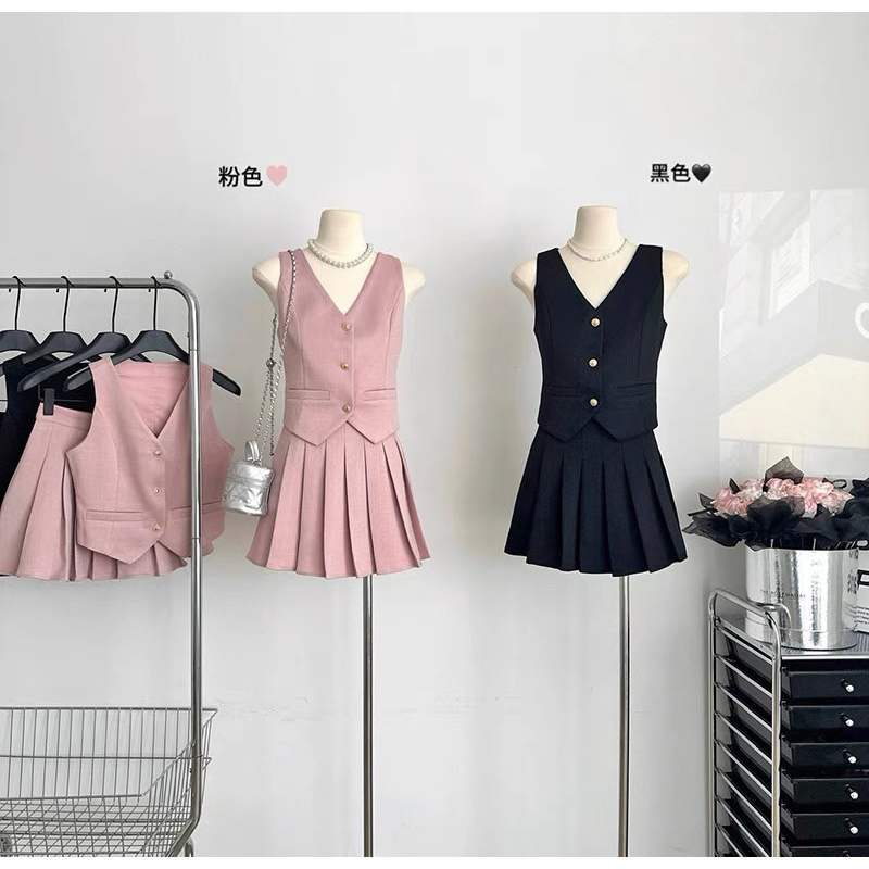 Set dạ gile hai lớp, chân váy xếp ly đẹp có lót. Em này đơn giản mà đẹp
