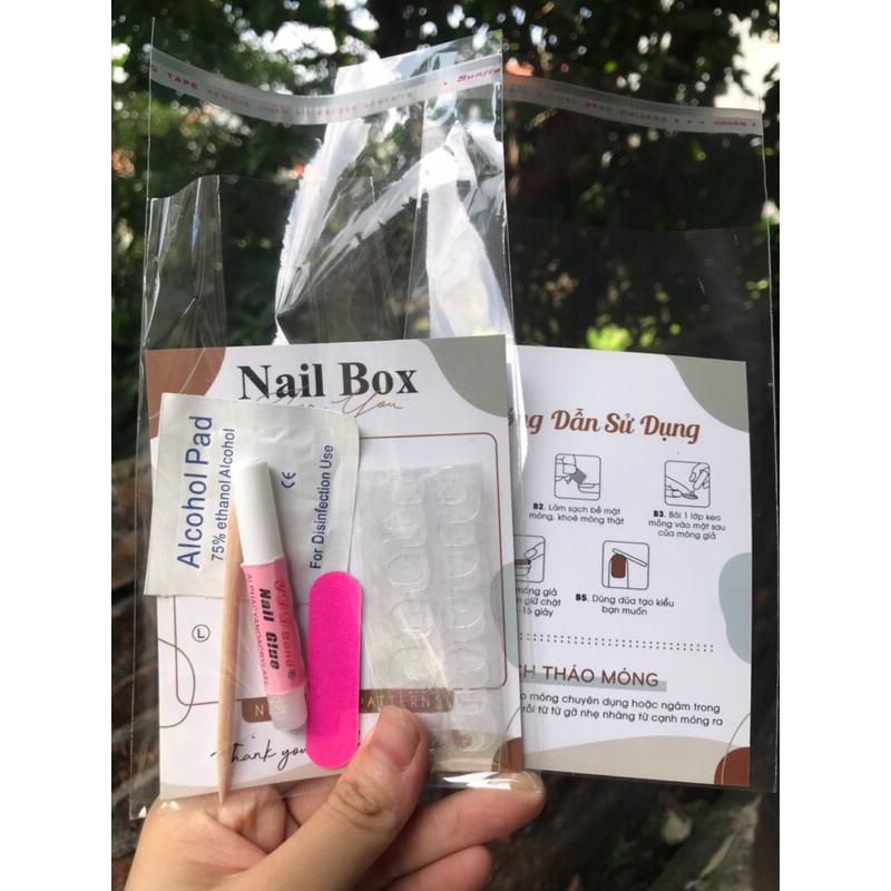Bìa Nail box 2 mặt dán móng úp(tặng kèm túi,keo ,dũa,que gỗ,miếng keo silicon 12c,miếng giấy lau móng)