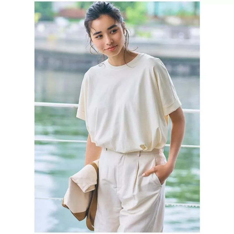 Áo thun dáng rộng Uniql0