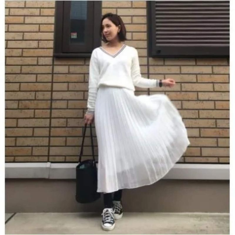 Chân váy xếp ly Uniql0 size XL