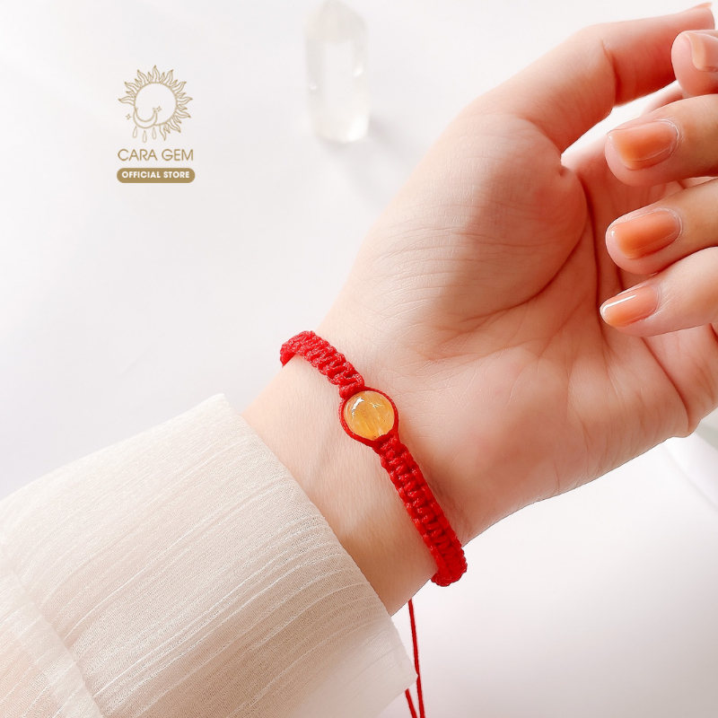 Vòng tay đá Thạch anh tóc vàng hợp mệnh Thổ, Kim mang lại bình an Cara Gem CR41