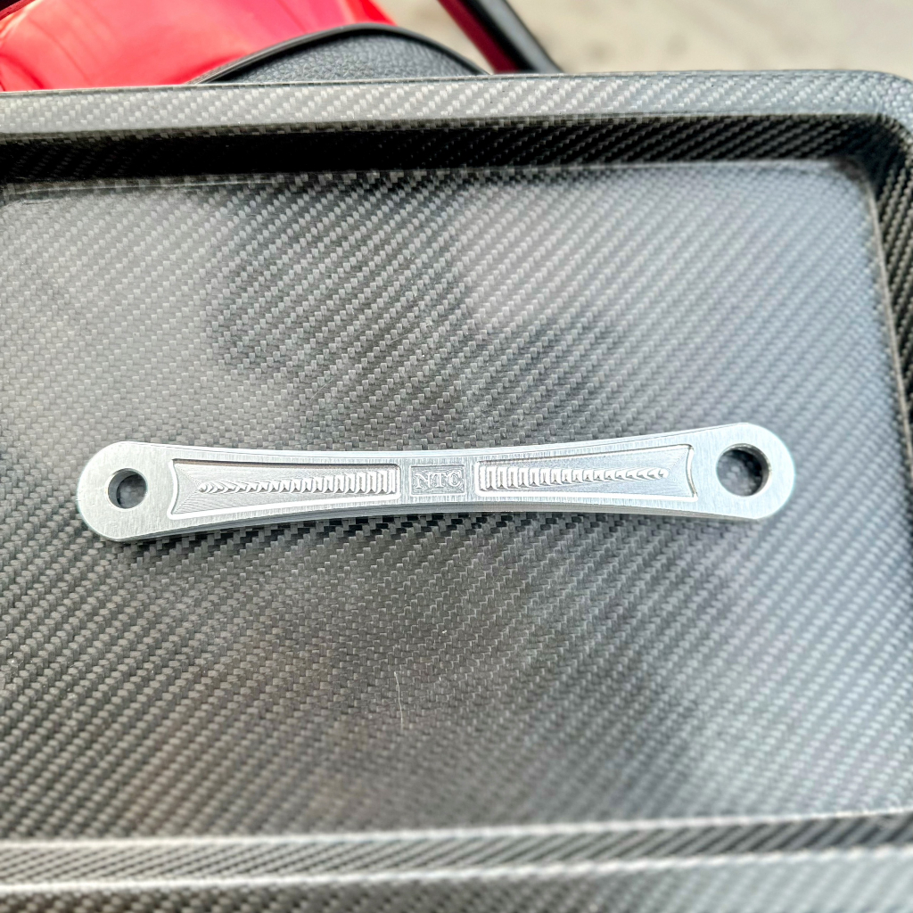 Pát giữ má đùm sau nhôm 7075 Gắn Exciter 135 4s