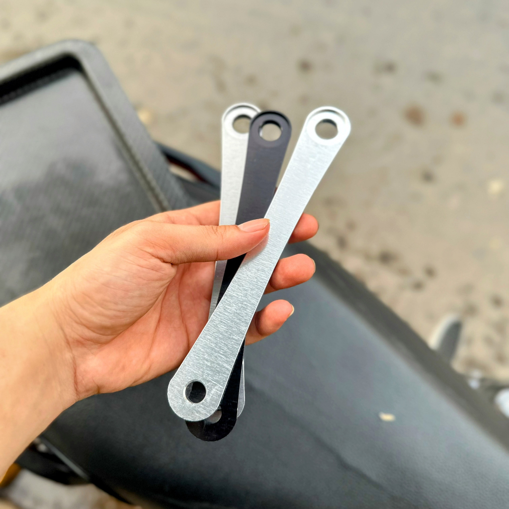 Pát giữ má đùm sau nhôm 7075 Gắn Exciter 135 4s