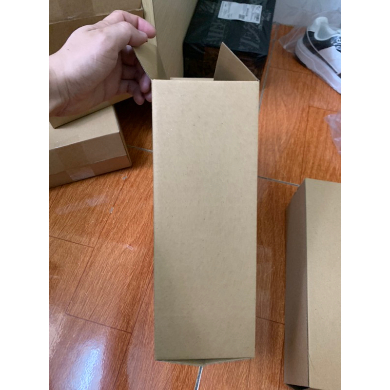 HỘP BẢO VỆ GIẦY CHẮC CHẮN, THIẾT KẾ 3 LỚP HÀNG CÓ SẴN.