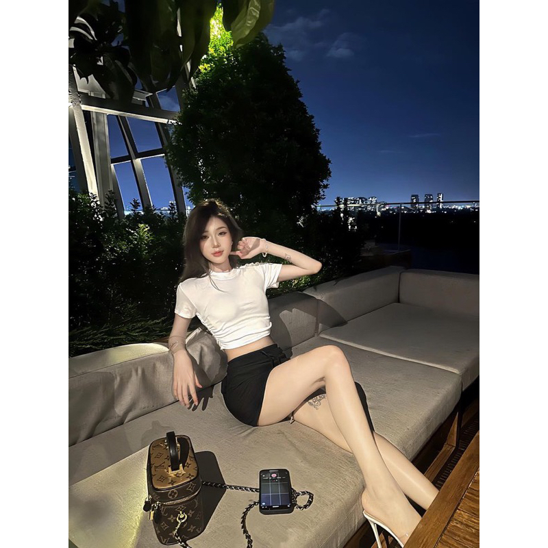 ÁO CROPTOP NHÚN EO HAI BÊN TAY CON