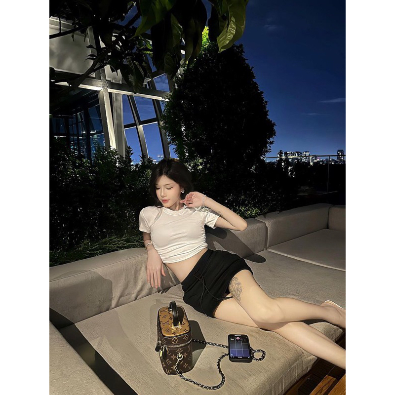 ÁO CROPTOP NHÚN EO HAI BÊN TAY CON