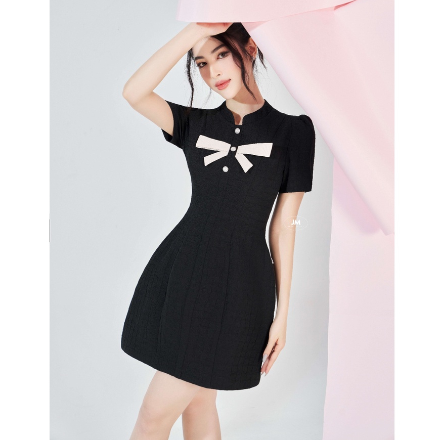 JM Dress Desgin - 	Đầm A cổ tàu đính nơ 1S47.2302WF