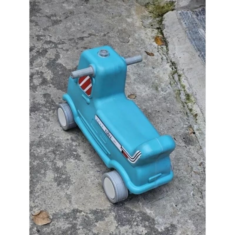 Xe chòi chân cho bé