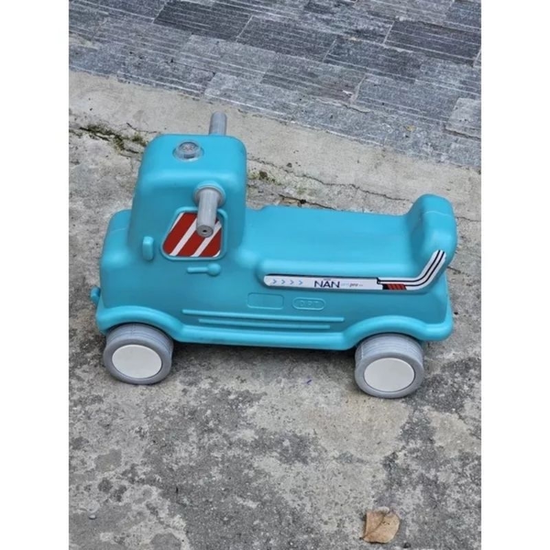 Xe chòi chân cho bé