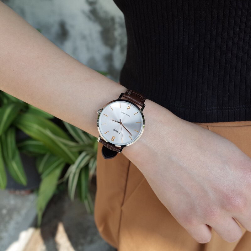 Đồng hồ đôi nam nữ dây da Casio MTP-VT01L