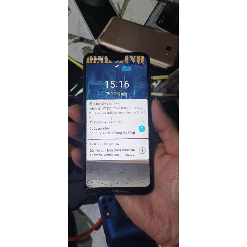 Cụm xác Nokia 6.1 plus ( 4Gb/64Gb ) còn dùng nứt kính