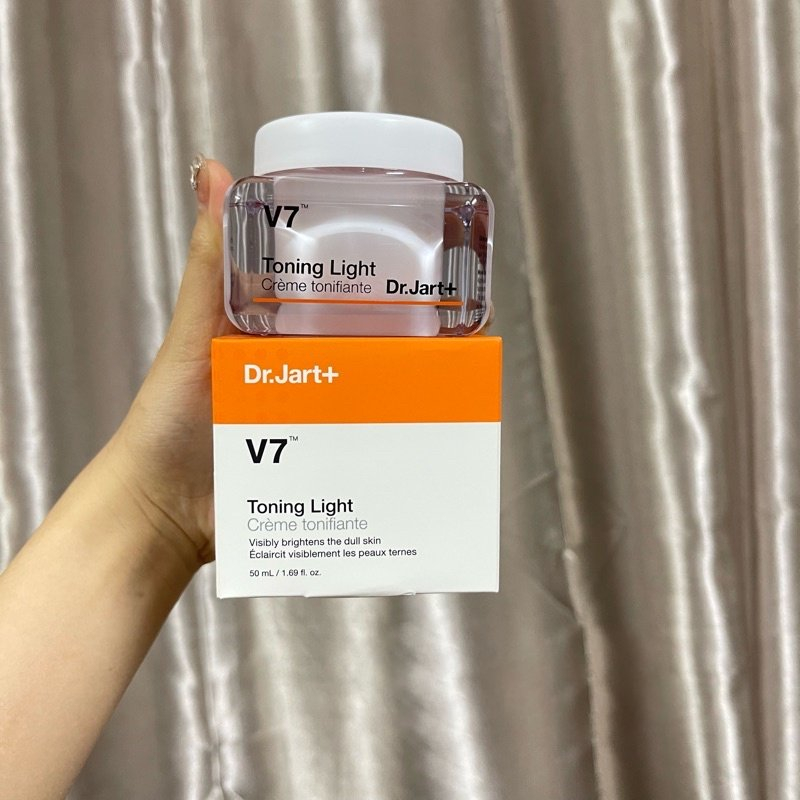 Kem dưỡng trắng da và giảm thâm nám Dr.Jart+ V7 Toning Light