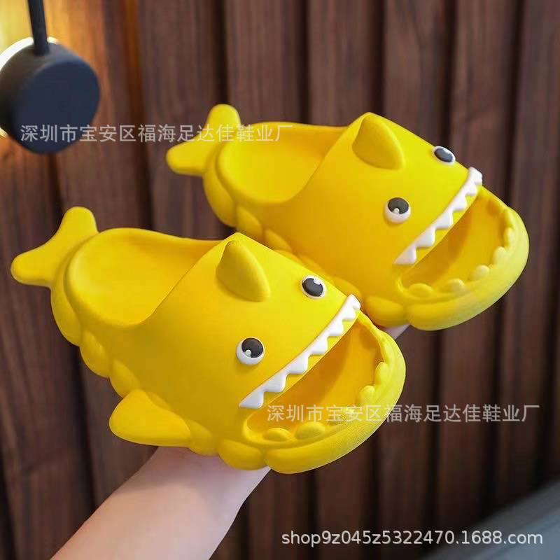 Dép bánh mì hình cá mập dễ thương đế mềm siêu nhẹ cho người lớn và trẻ em size 24-30