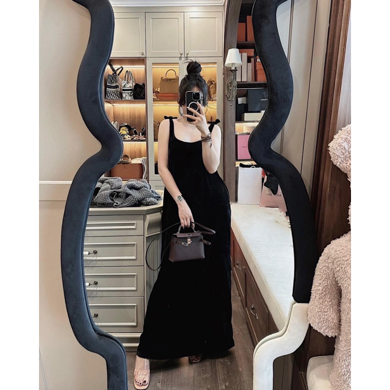 Váy Nhung Trơn Hai Dây Dáng Dài Thuỳ Ngô Thanh Store
