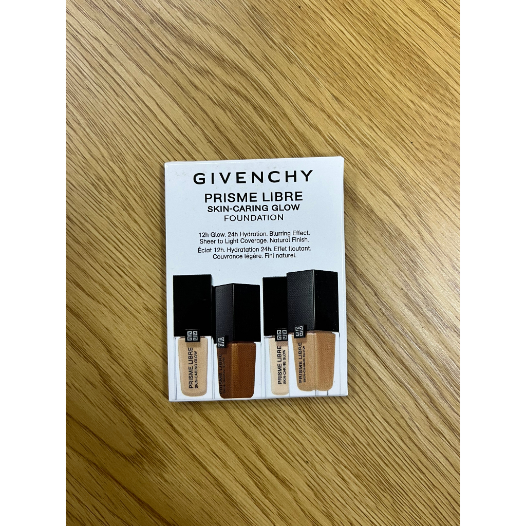 Sample kem nền Givenchy