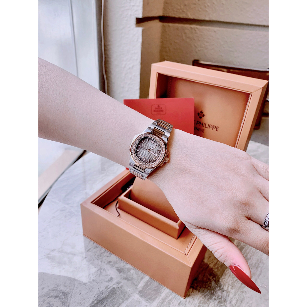 Đồng hồ nữ P@t€k Philipp€ 7118-1200R-002 Nautilus Watch 35mm, dây thép không gỉ, Full box, Luxury diamond watch