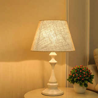  Đèn ngủ để bàn trang trí phòng khách phòng ngủ HT SHOP chao vải gai dầu sang trọng DN088 