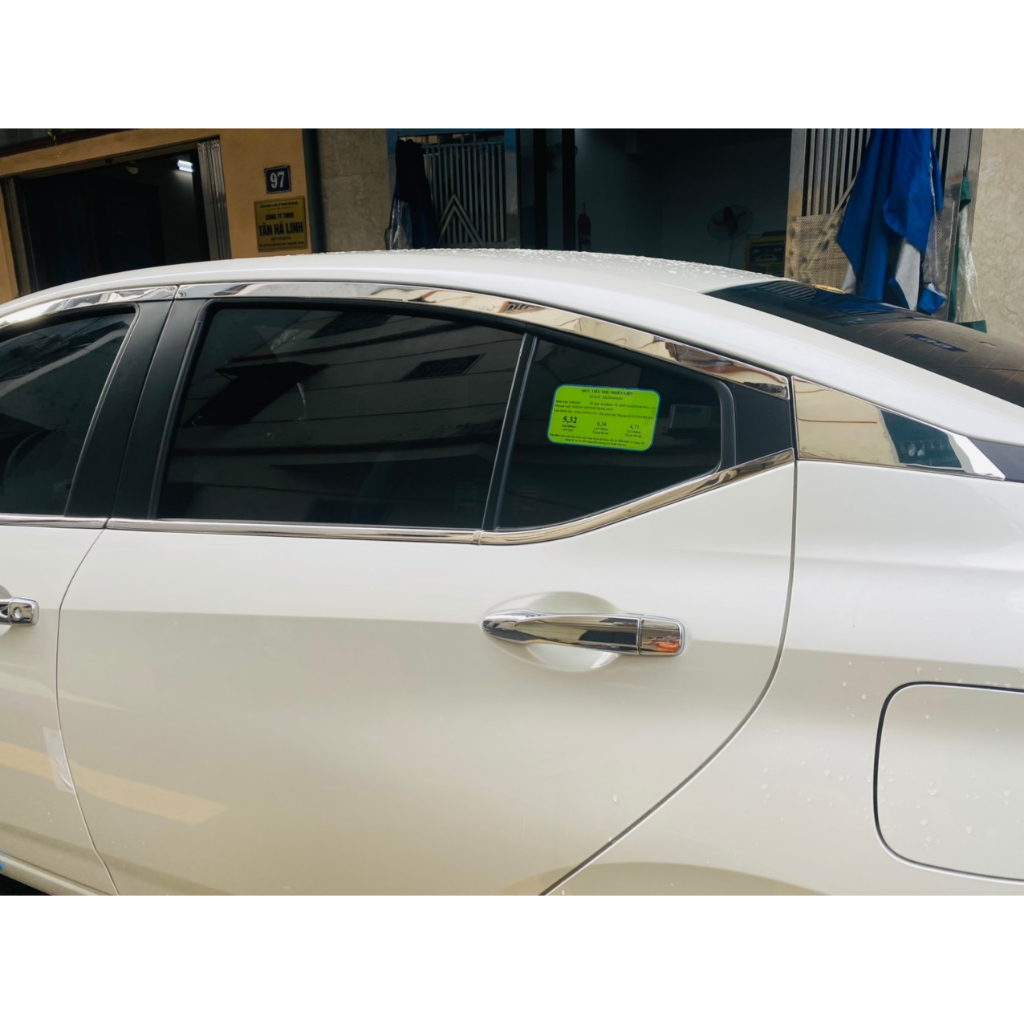 Viền cong kính + nẹp chân kính inox xe Nissan Almera 2022 2023 2024 trang trí xe sáng đẹp