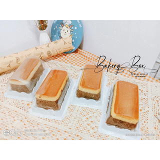 H19 | hộp nhựa đế trắng đựng bánh bông lan cuộn lớn, bánh bông lan trứng muối