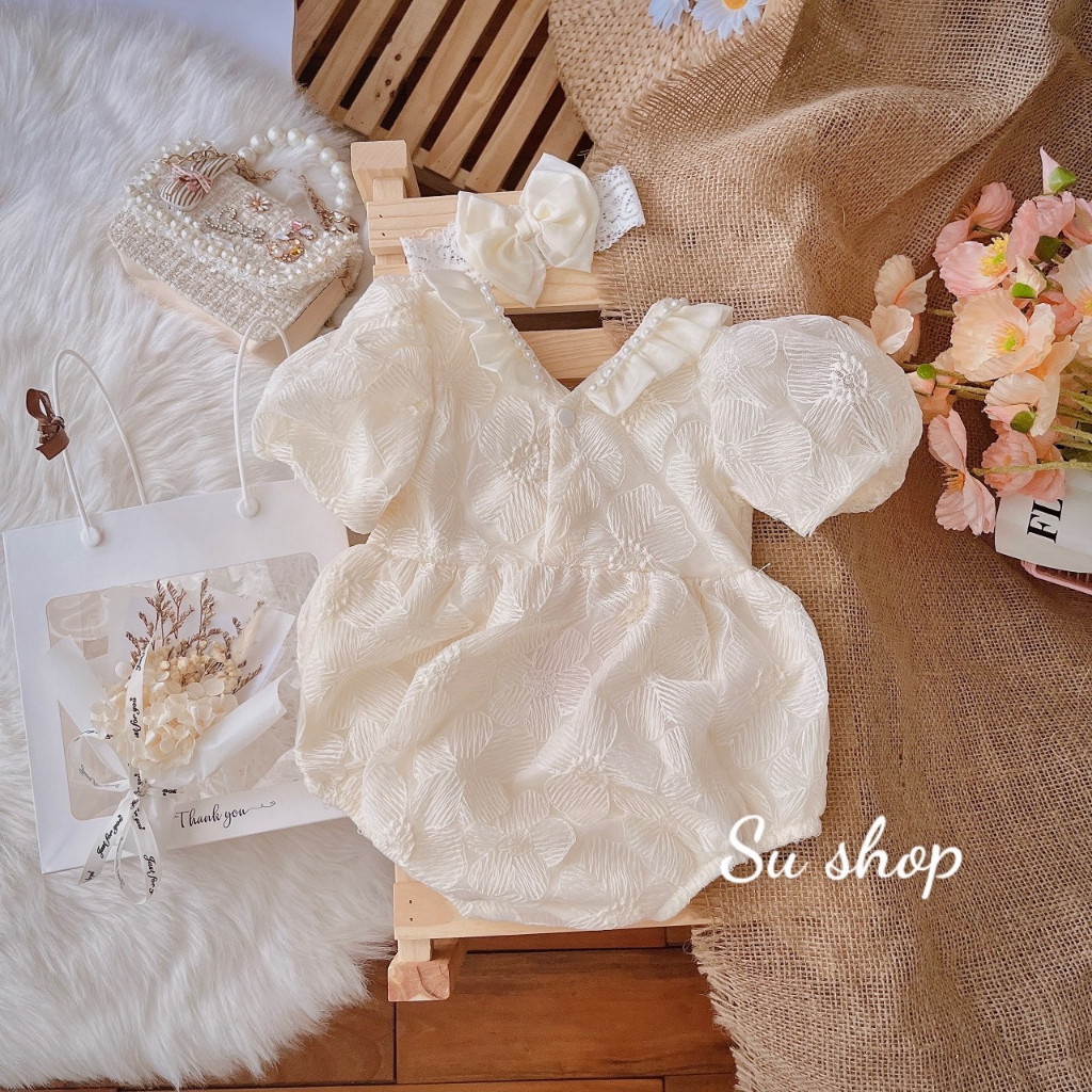 Body váy trắng bé gái dễ thương 🍓[𝐓𝐀̣̆𝐍𝐆 𝐊𝐄̀𝐌 turban🍓 Su Shop- body thiết kế sinh nhật thôi nôi cho bé