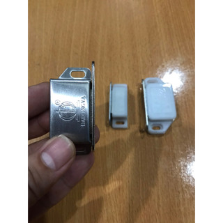 Nam châm hít cánh cửa tủ bếp , tủ giầy