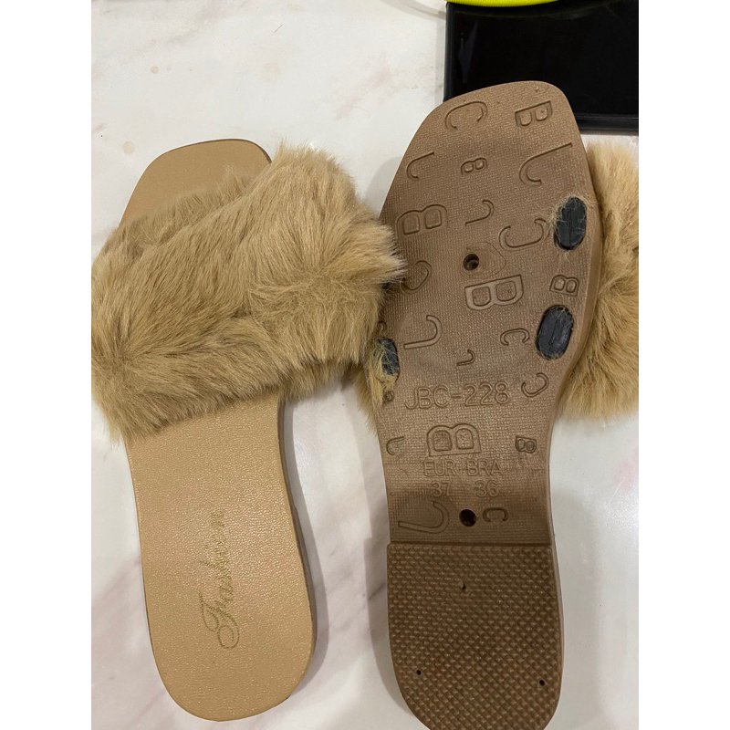 Thanh lý đôi dép lông đẹp hàng QCCC