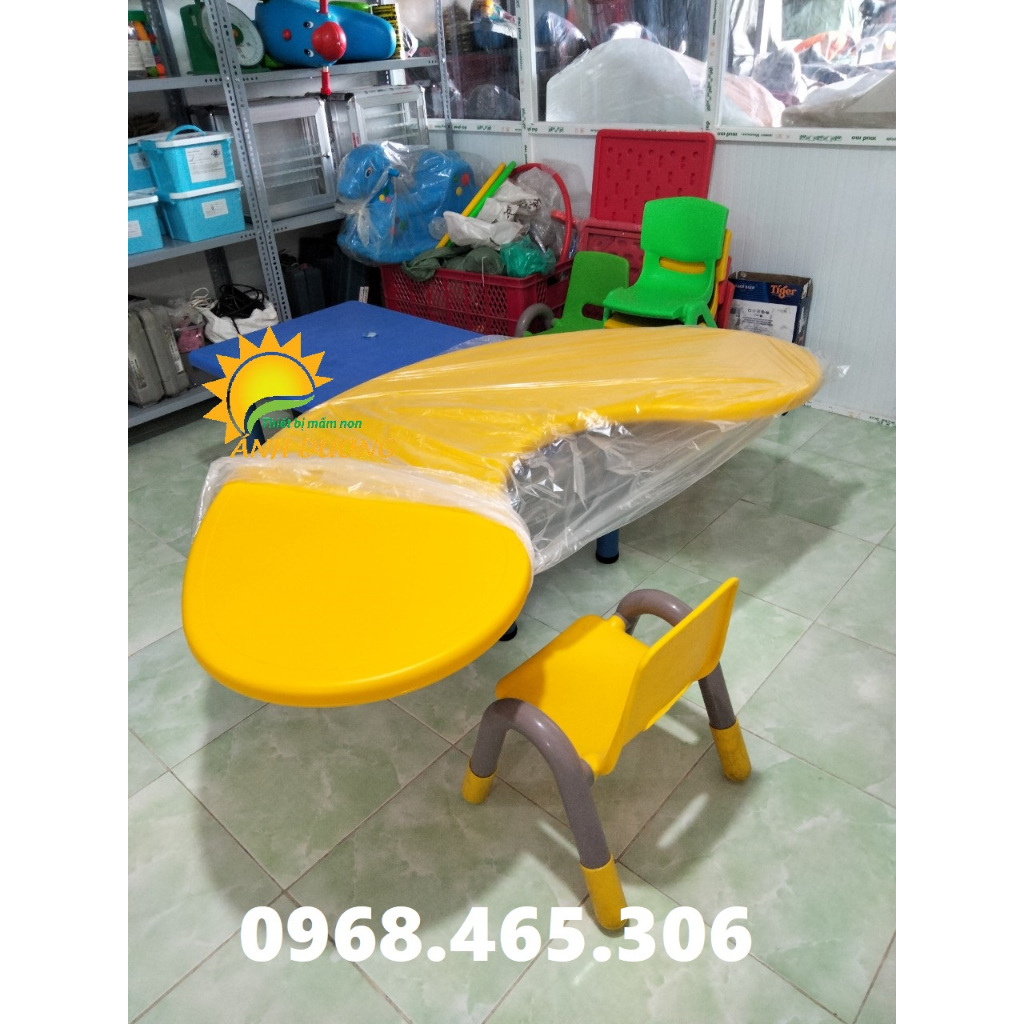 Ghế tay vịn mầm non nhập khẩu
