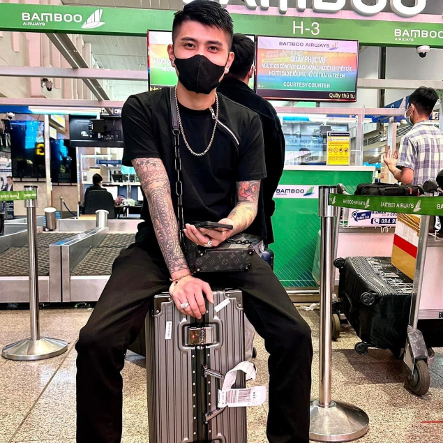 Áo Thun Nam DSQ Khóa Rip Ở Cổ  Hình In Nhiệt Cao Vải Cotton Co Dãn 4 Chiều Phù Hợp Cho Nam