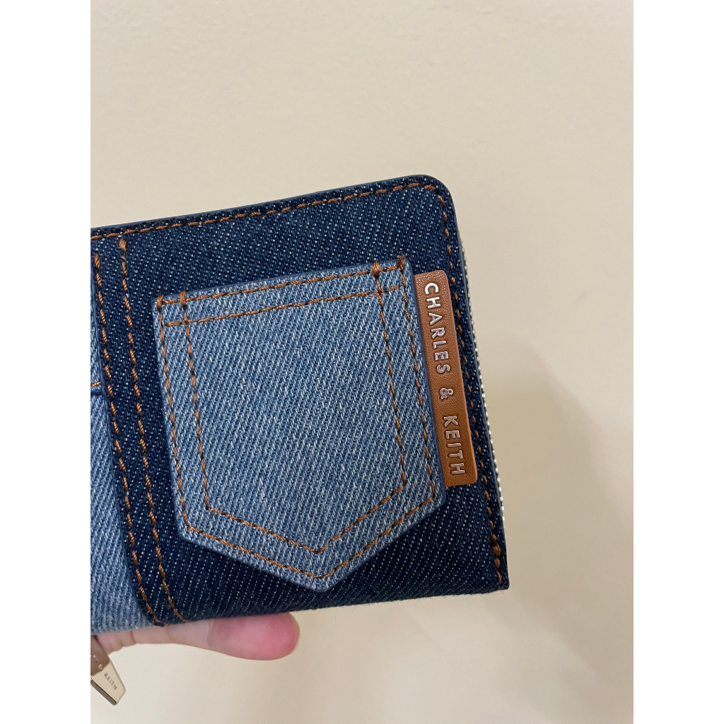 Ví denim viền tương phản CNKeith  chính hãng