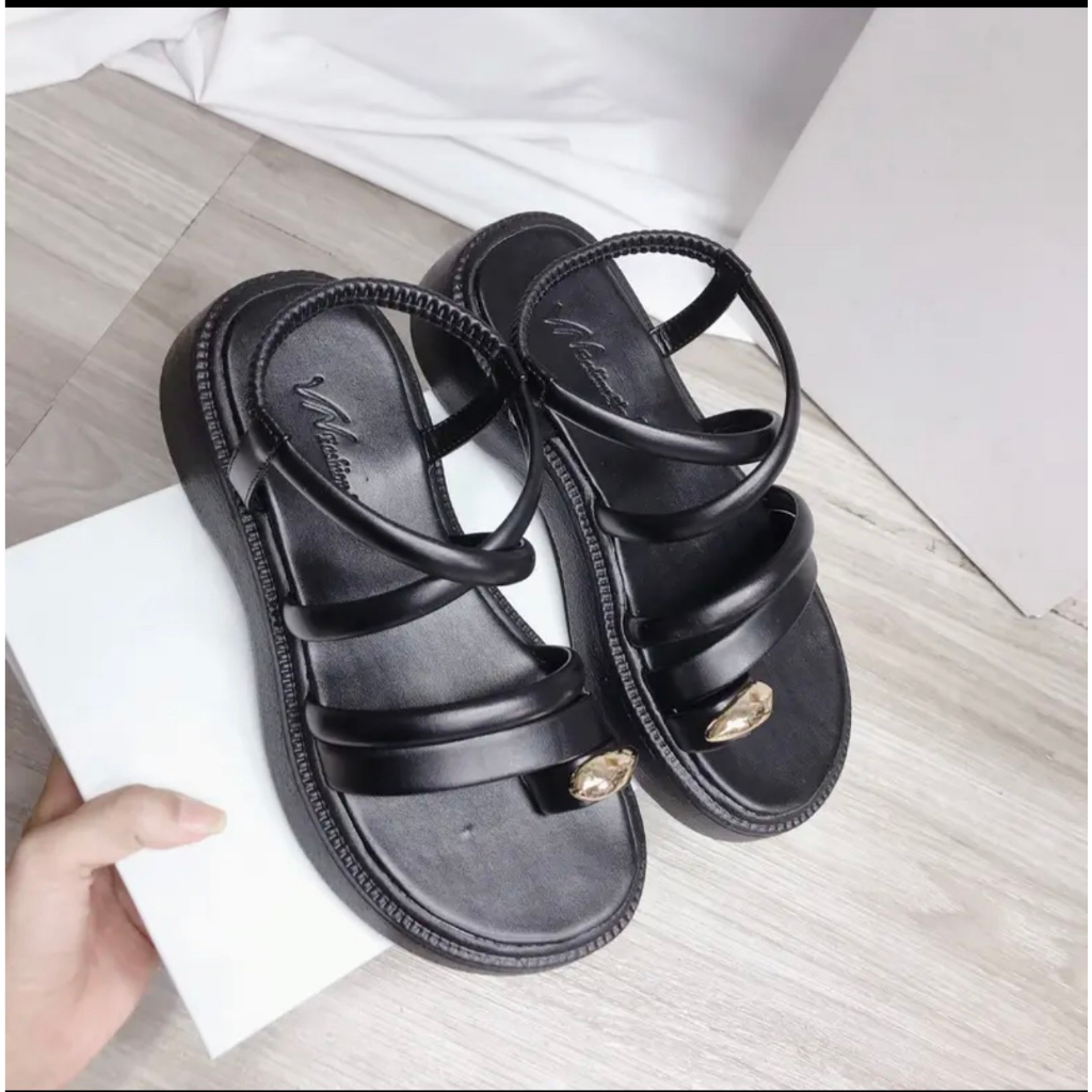 Dép bánh mì đế độn.
