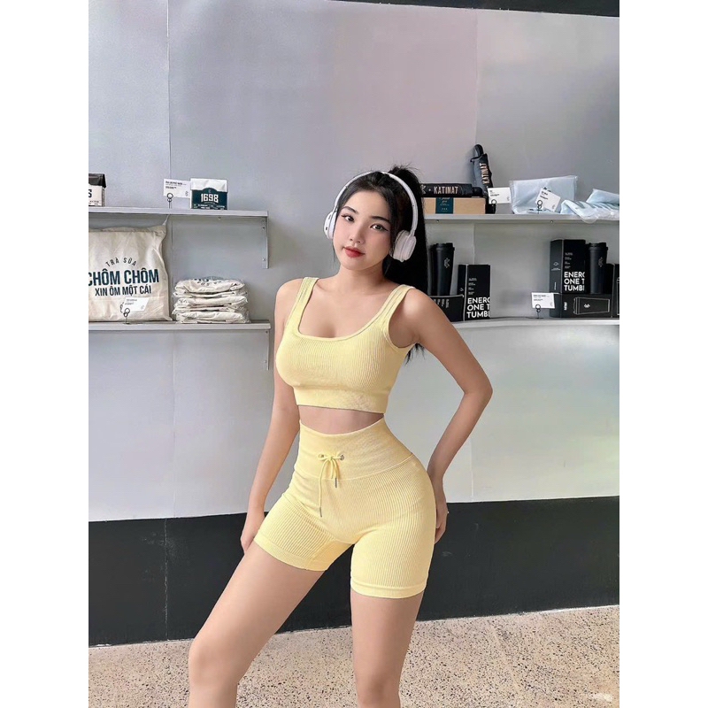Bộ Tập Gym Yoga Nữ Mitao Quần Đùi Kèm Áo Bra Vải Dệt Gân Nhún Mông
