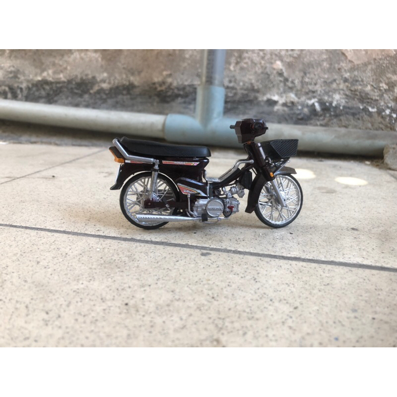 Mô hình Honda Dream II tỉ lệ 1:18 | Scale 1:18