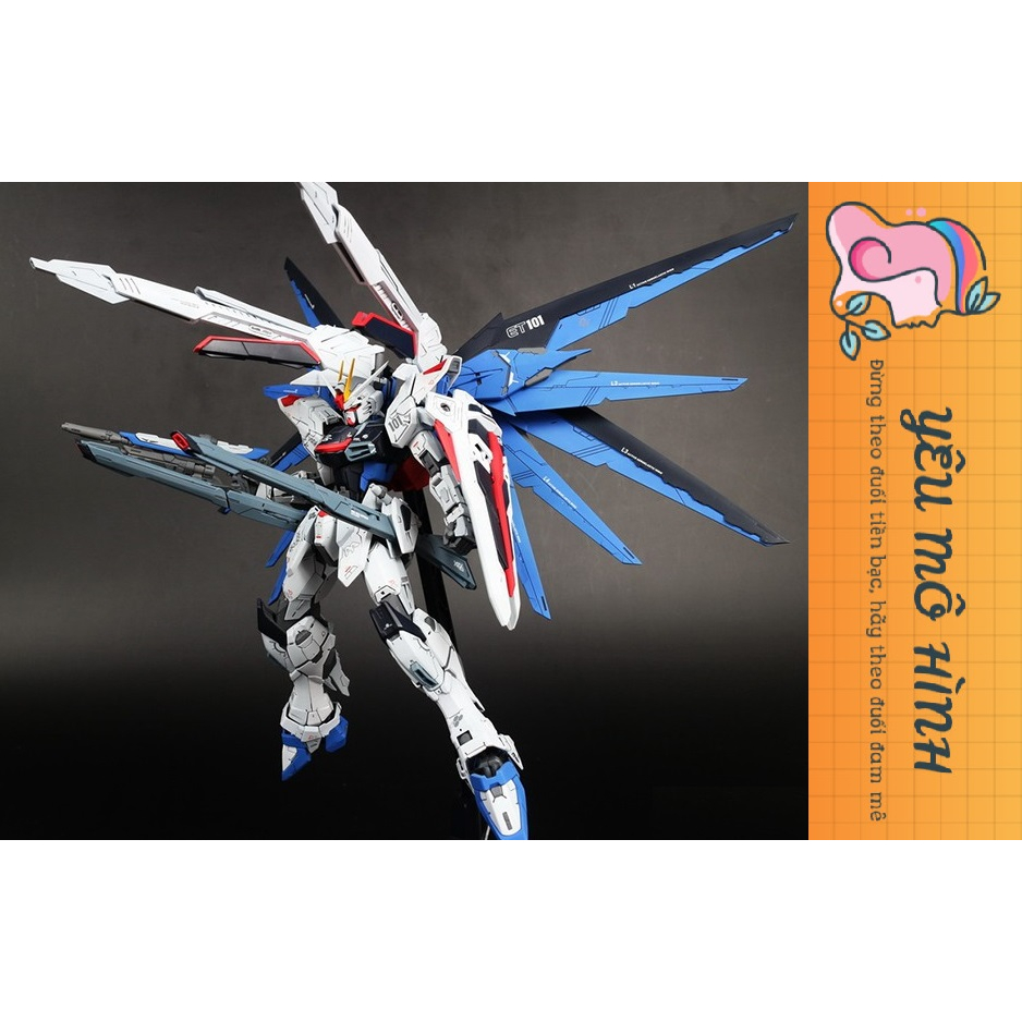 Mô hình Gundam MG Freedom Tặng kèm Base trưng bày và Decal nước