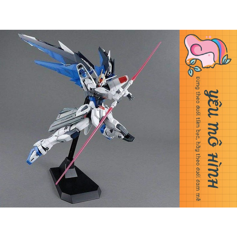 Mô hình Gundam MG Freedom Tặng kèm Base trưng bày và Decal nước