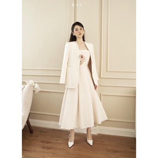 Set 2 chi tiết váy 2 dây kèm áo khoác vest thiết kế tiểu thư, nữ tính.