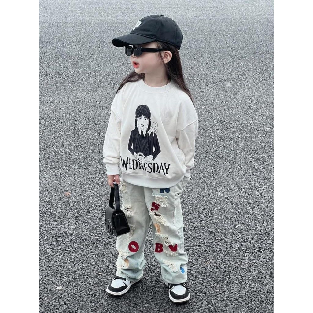 Áo nỉ cổ tròn cho bé hình wednesday, Áo sweater cho bé, TP KIDS,