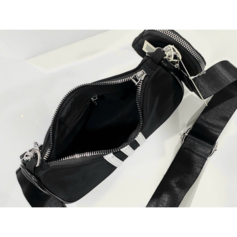 Túi xách đeo chéo kẻ sọc hot trend 2023 chất dù kèm quai đeo vai giá tốt