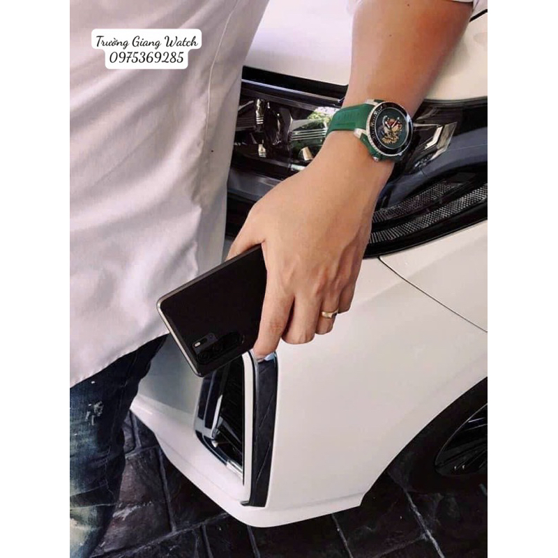 Đồng Hồ Nam Gucci Dive Tiger Motif Dial Men's YA136316