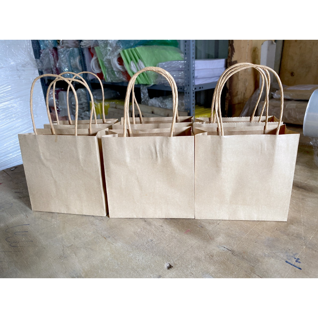 Set 50 cái Túi giấy KRAFT NHẬT 15x14x5 cm quai giấy xoắn cao 150 ngang 143 hông 50 mm