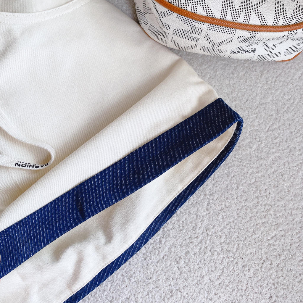 SET ÁO CHỮ KEM IN + SHORT VIỀN XANH DENIM