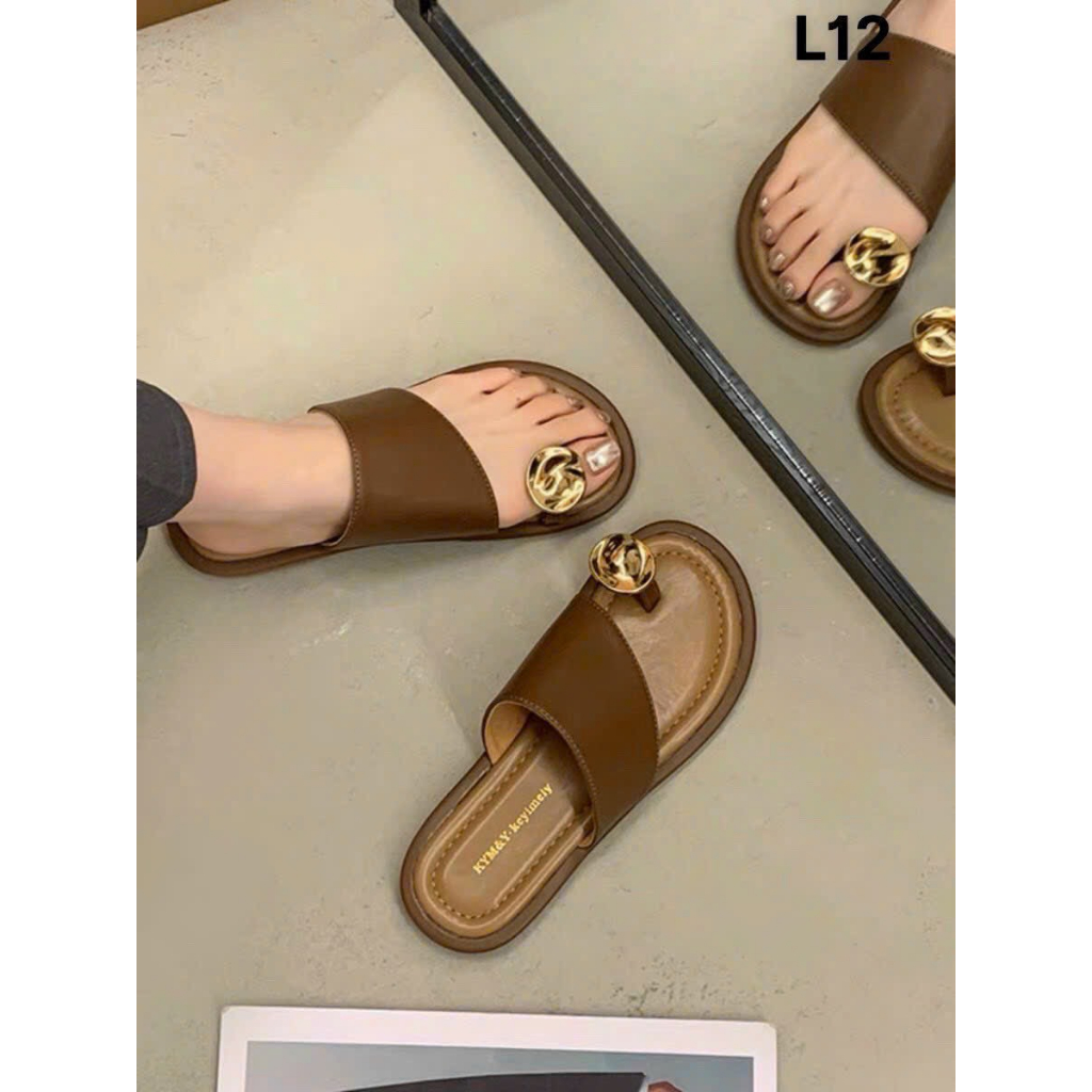 Dép lê xỏ ngón kiểu khóa tròn quai xéo mẫu hottrend