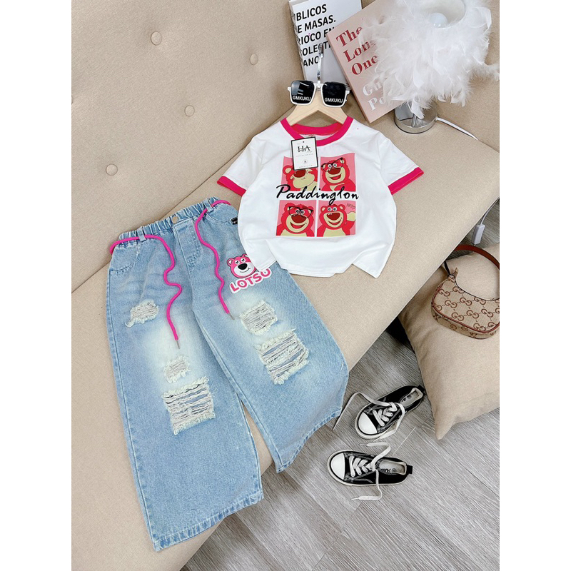 Bộ áo thun gấu dâu quần jean cho bé gái