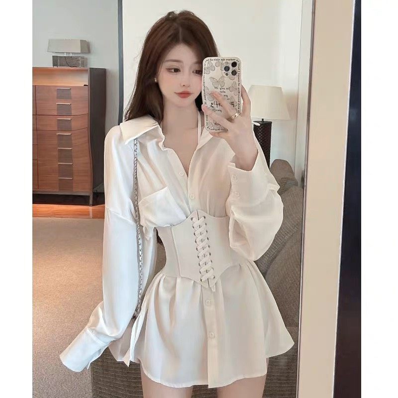 Thắt lưng corset thắt eo trang trang trí màu trắng làm nổi bật outfit