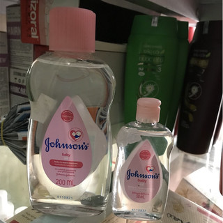 Dầu massage johnson baby